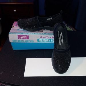 Skechers Shimmer Show Relaxed Fit women's sz 6 Black Shoes
